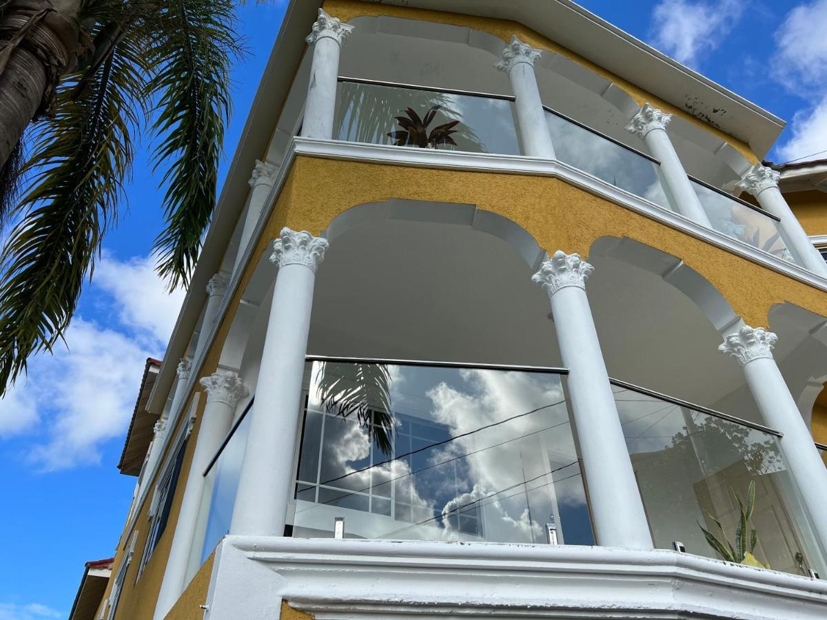 Hill View Vacational Rental Runaway Bay Exterior foto